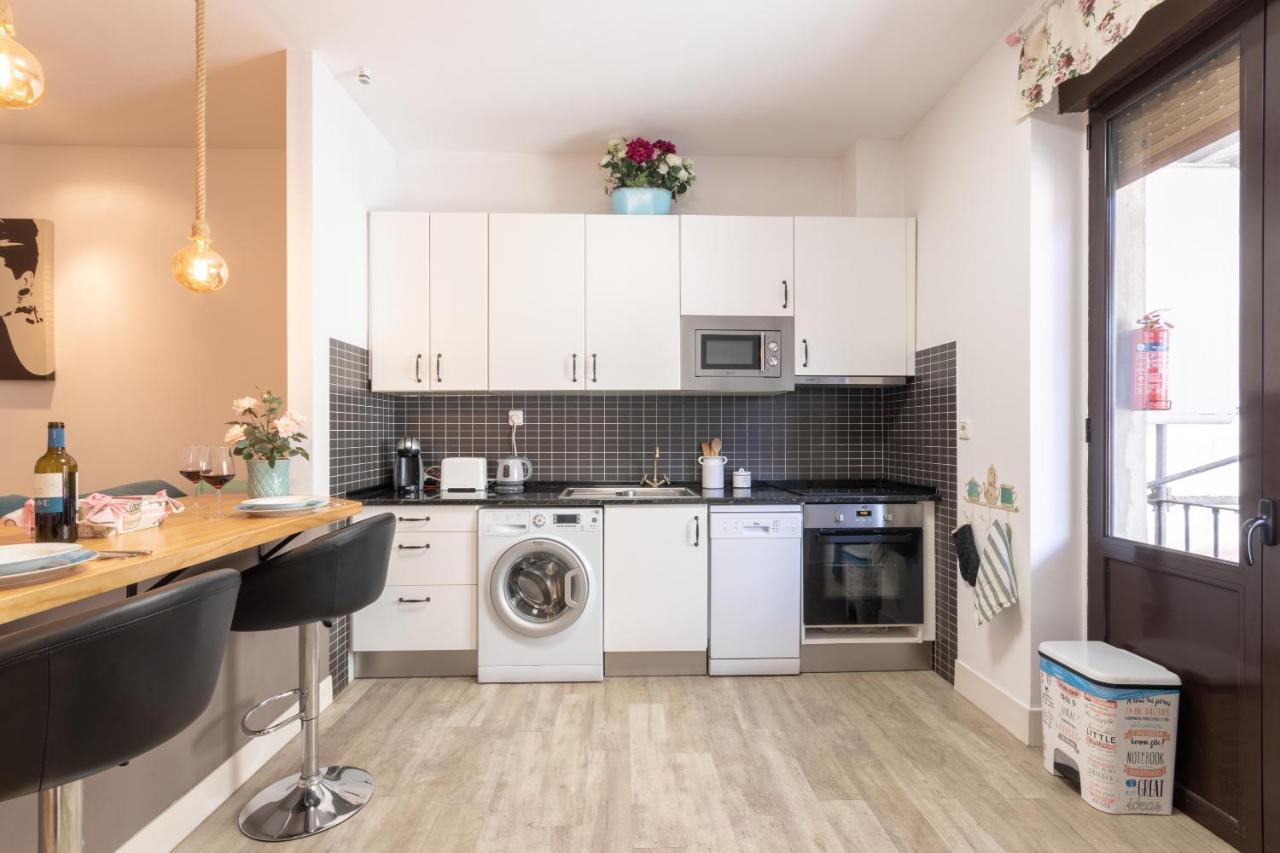 Apartment Between Old Town & Guggenheim!! Private Parking ビルバオ エクステリア 写真