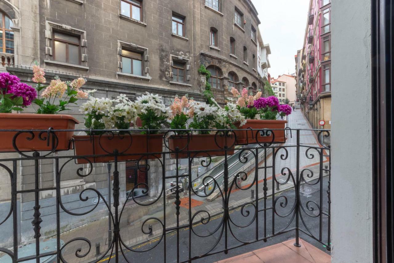 Apartment Between Old Town & Guggenheim!! Private Parking ビルバオ エクステリア 写真